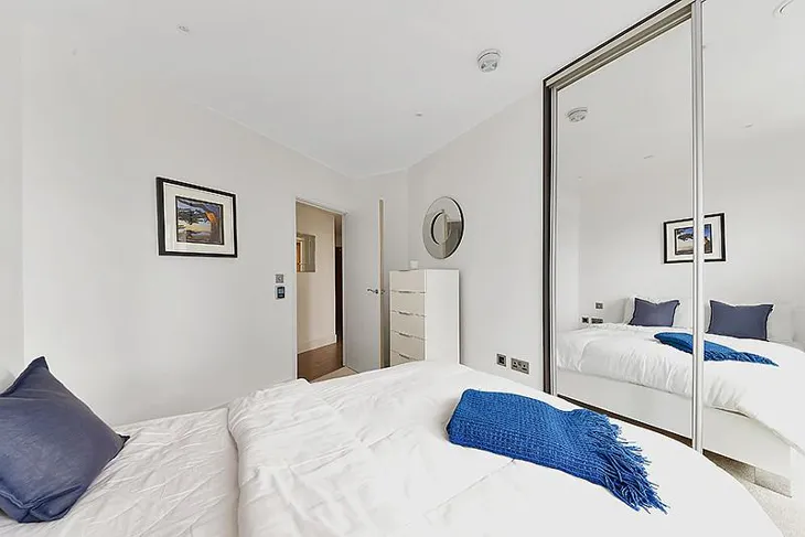 Flat New Drum Street in Greater London