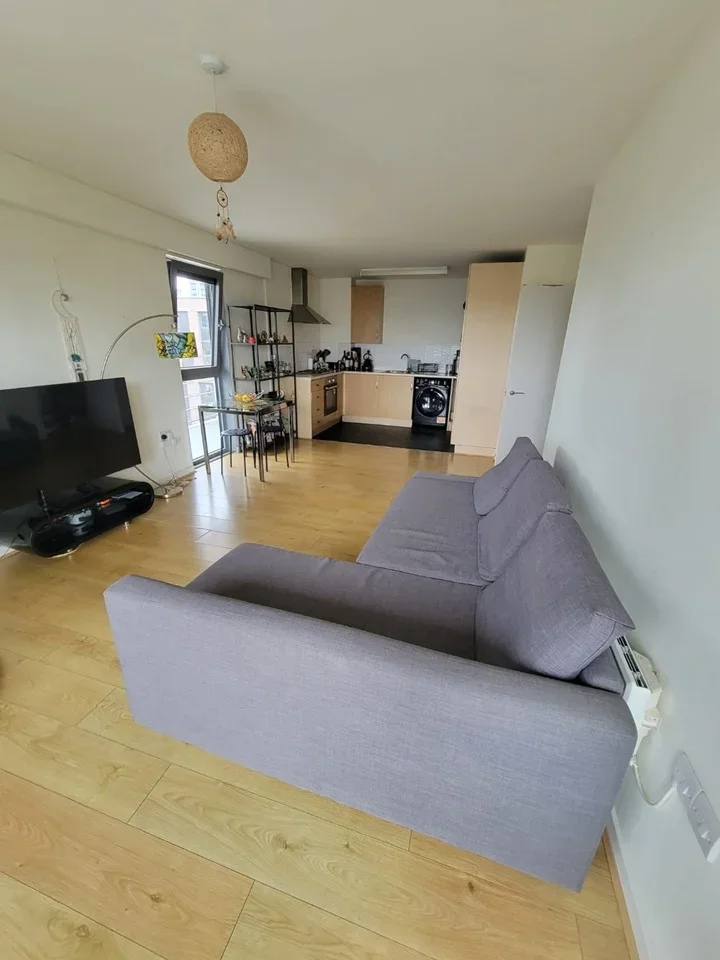 Flat Warton Road in Greater London
