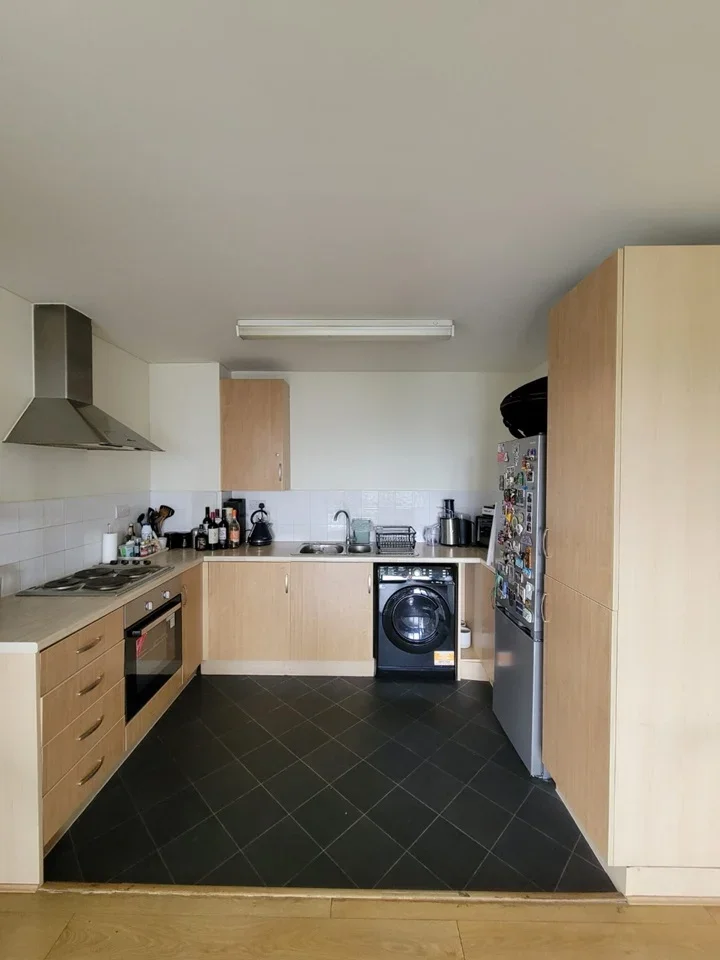Flat Warton Road in Greater London