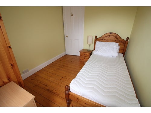 Flat Lasswade Road in City of Edinburgh