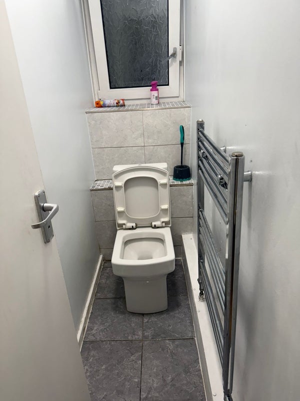 Room Vincent Road in Greater London