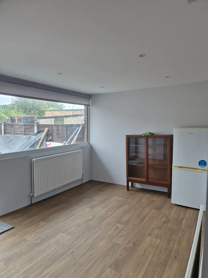 Room April Close in Greater London