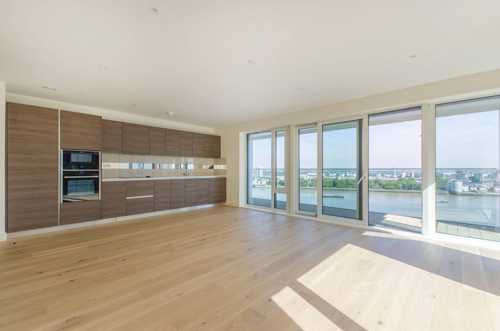 Flat Duke of Wellington Avenue in Greater London