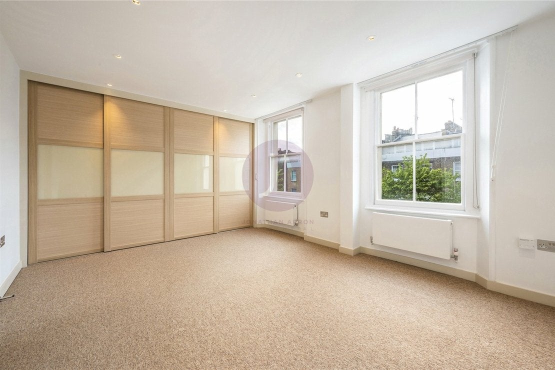 Flat Blenheim Terrace in City of Westminster