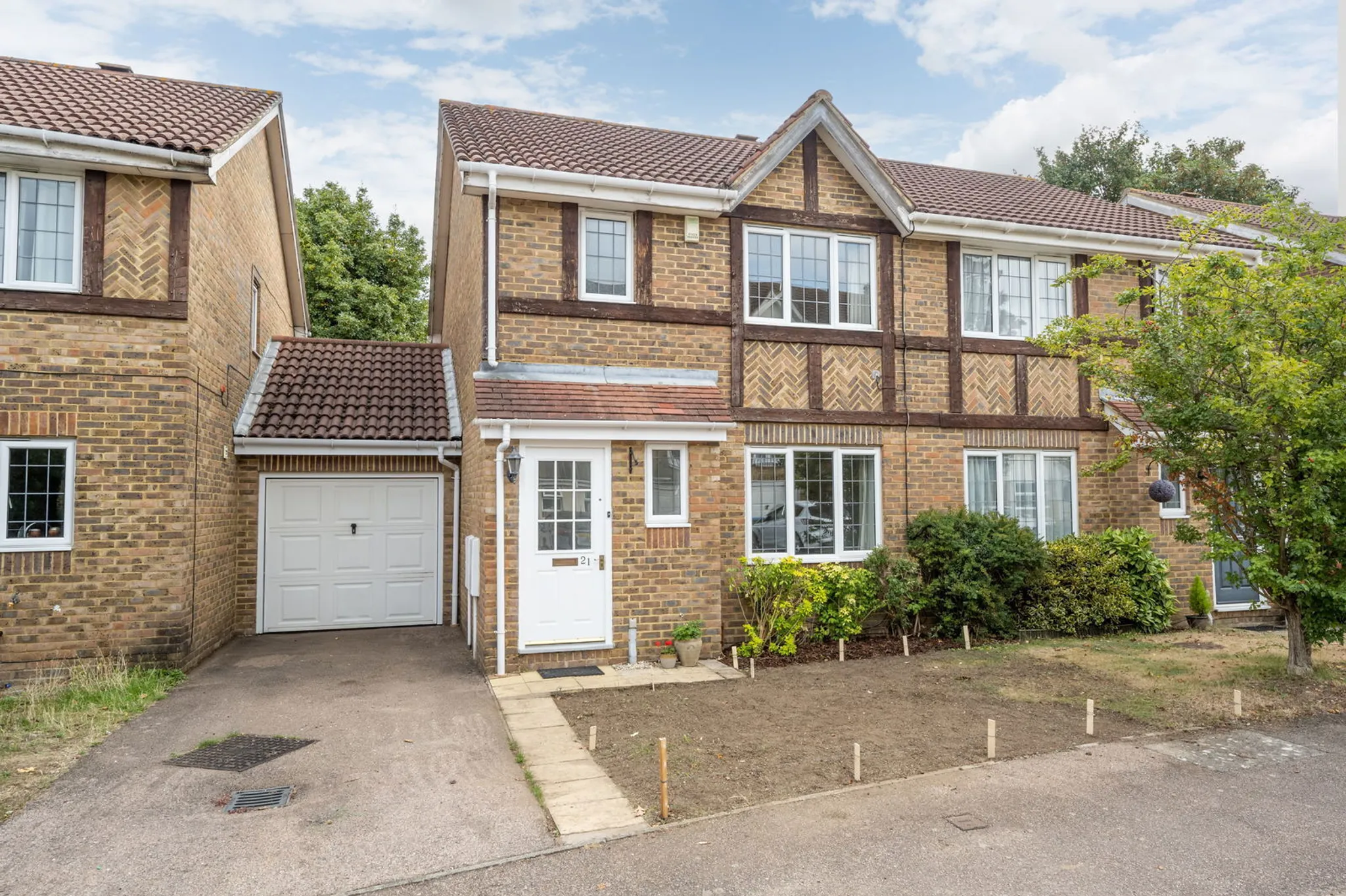 Flat Hersham Road in Walton-on-Thames