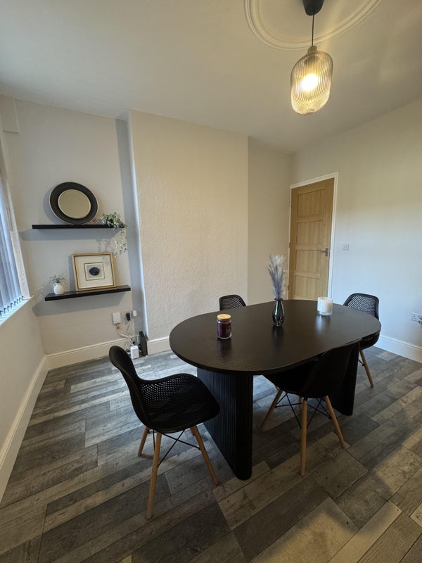 Room Mountcastle Road in Leicester