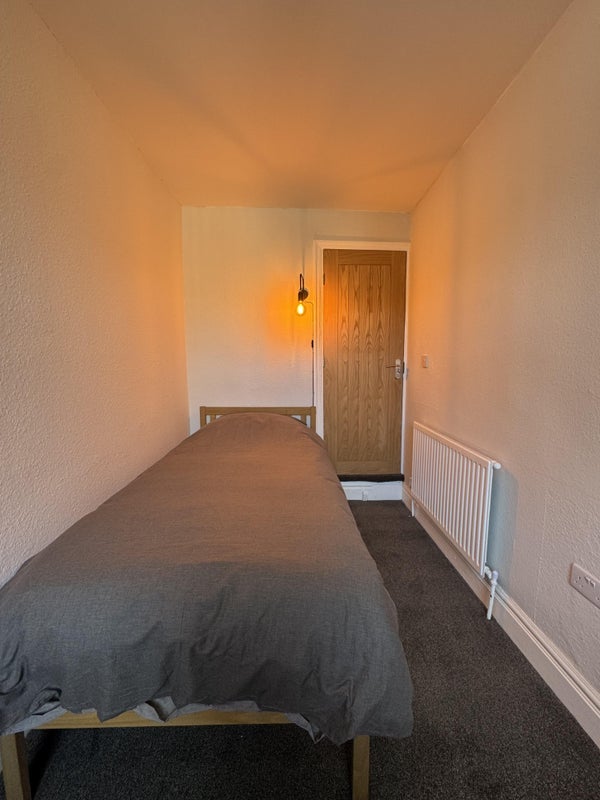 Room Mountcastle Road in Leicester