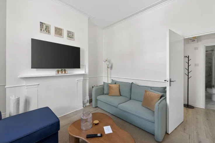 Flat Fonthill Road in Greater London