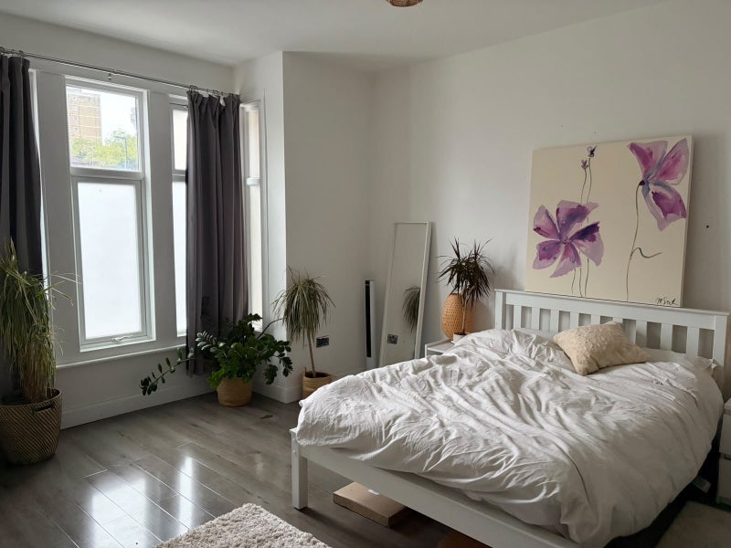 Room Hermitage Road in Greater London