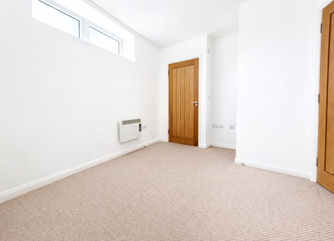 Flat Cricklade Street in Cotswold District