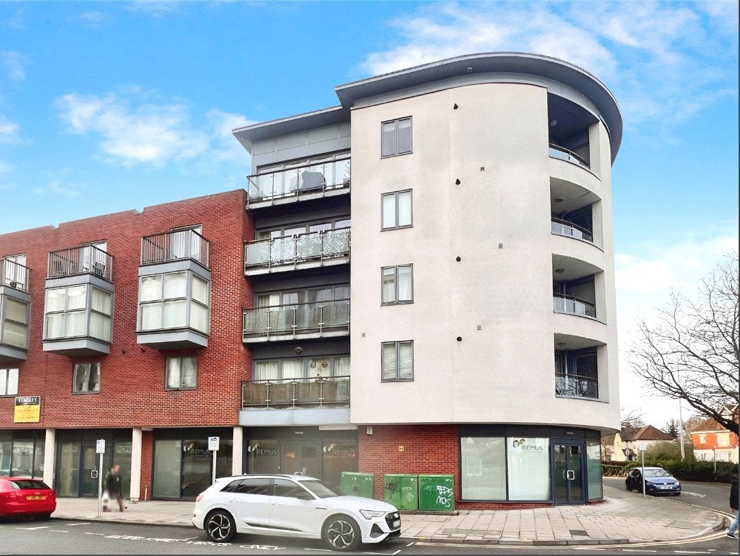 Flat Broomfield Road in Chelmsford