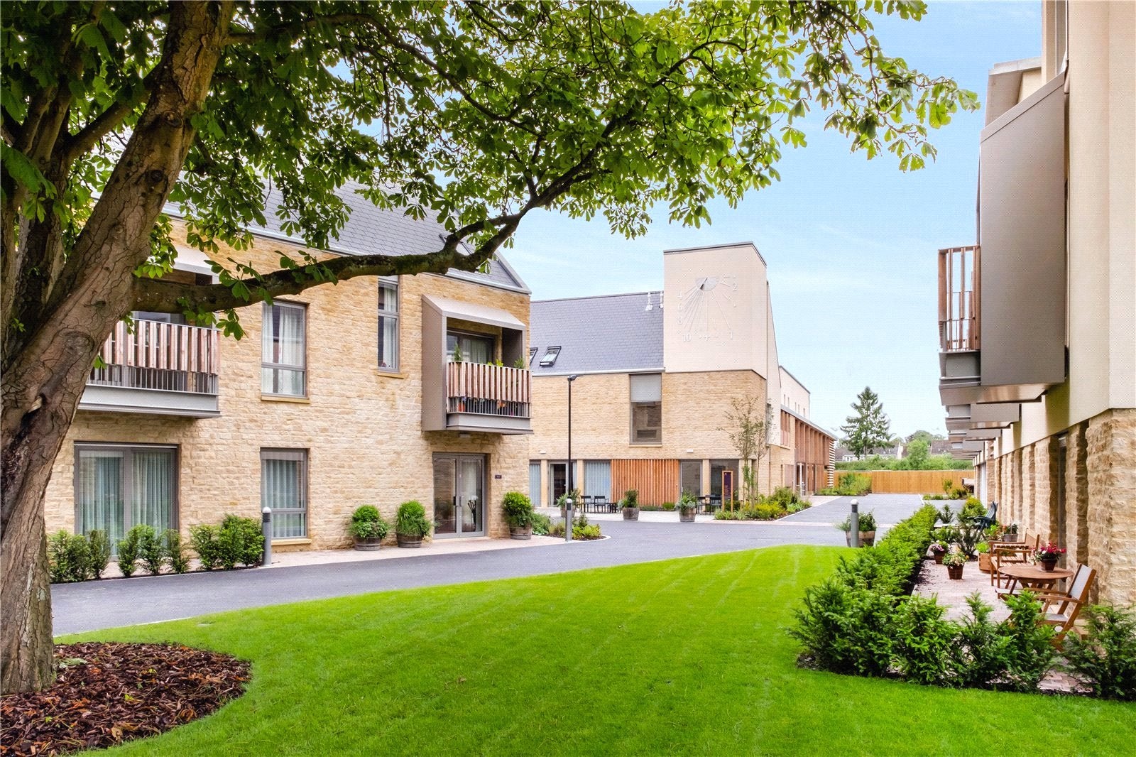 Flat Cirencester Road in Cotswold District