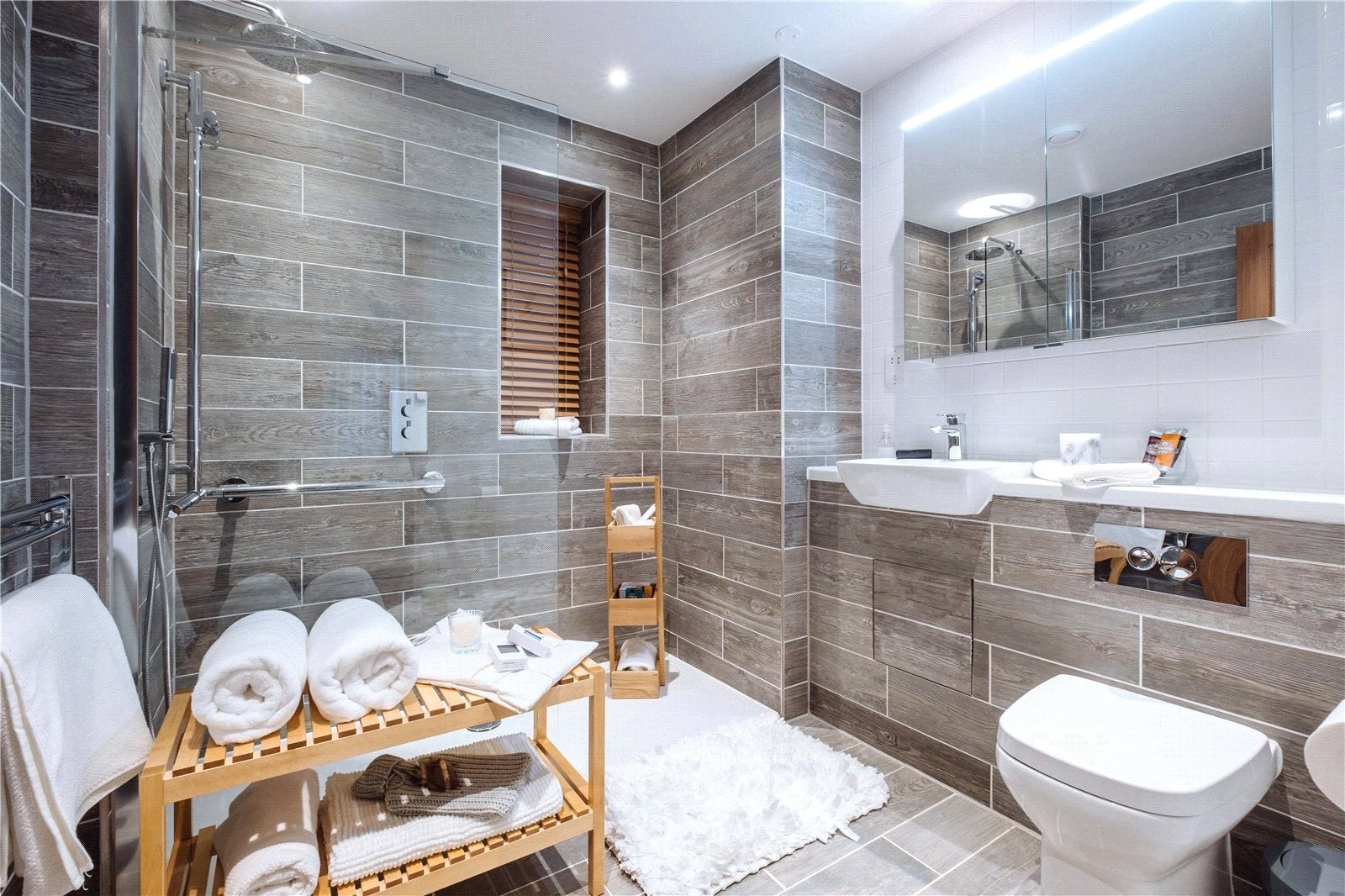 Flat Cirencester Road in Cotswold District