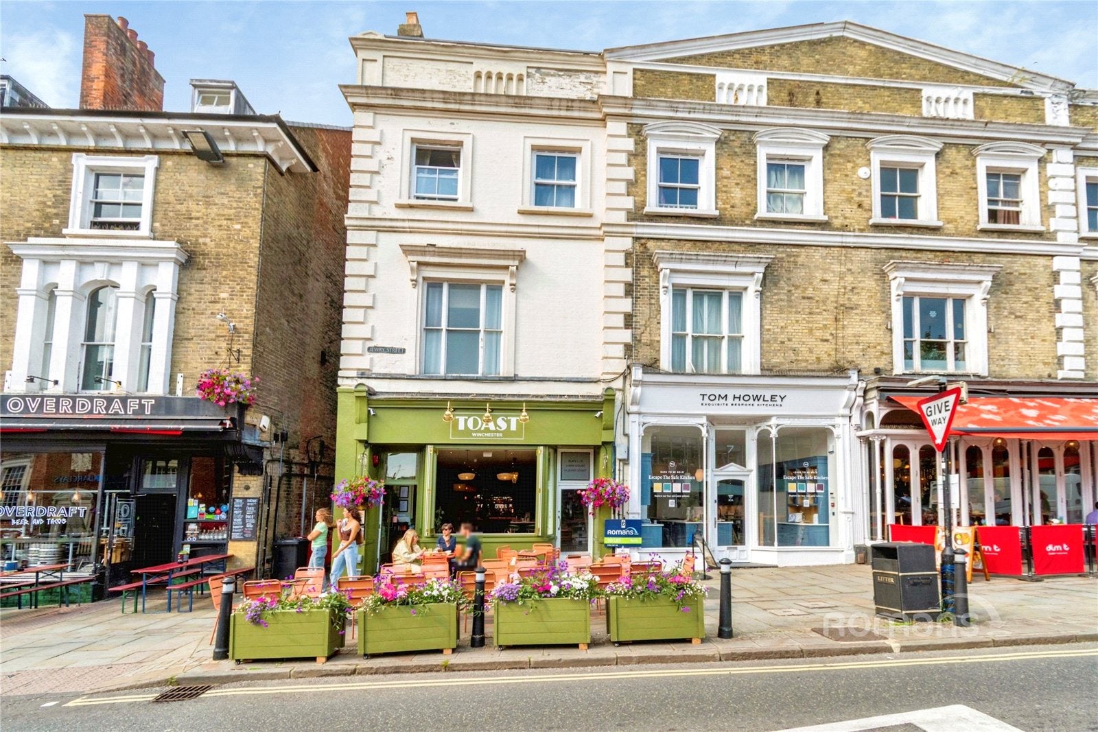 Flat Jewry Street in Winchester