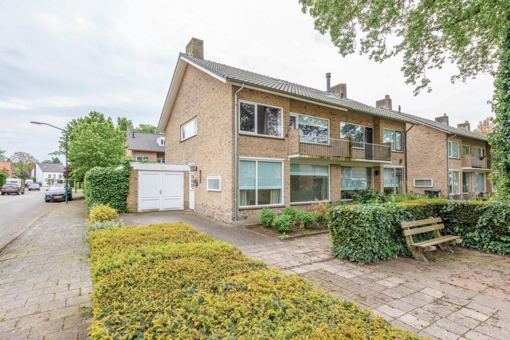Huis Vincent van Goghlaan 16 in Waalre
