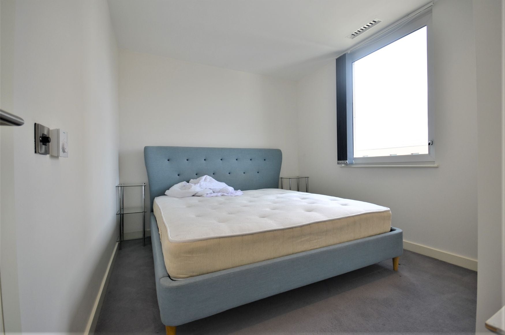 Flat Capitol Way in Greater London