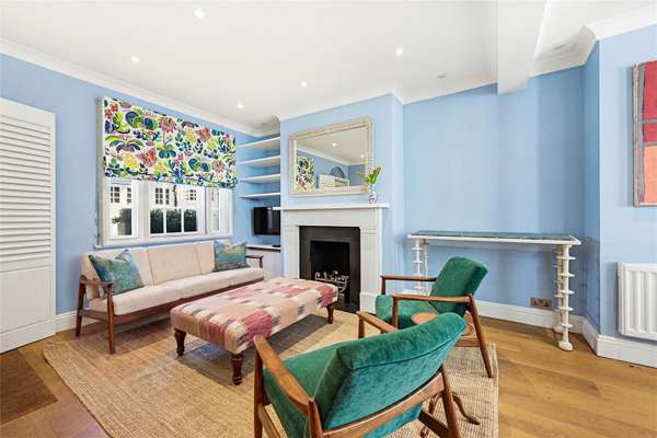 House Kinnerton Street in City of Westminster