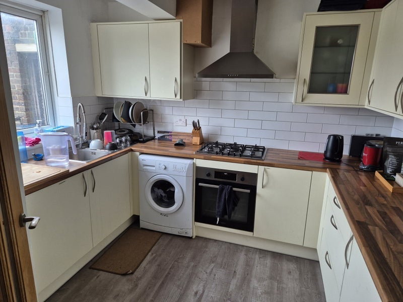 Room Bexley Road in Greater London