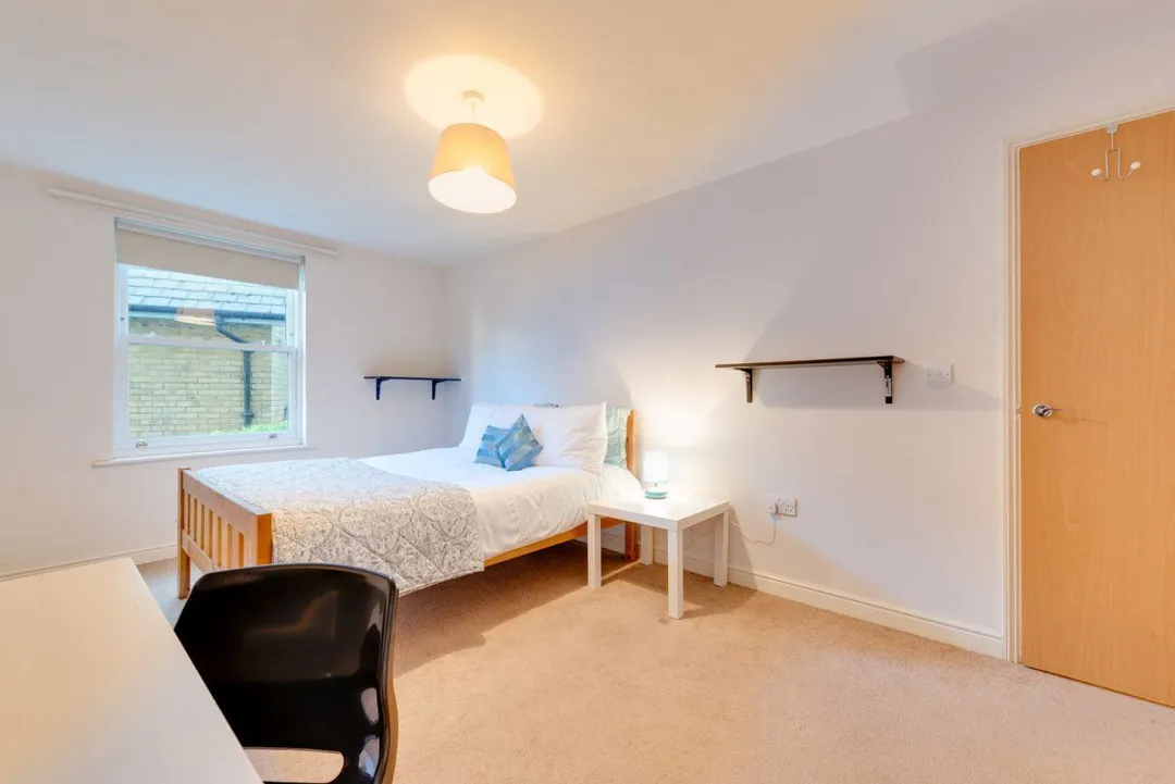 Flat Bingley Court in Canterbury