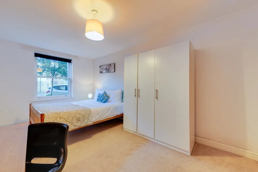 Flat Bingley Court in Canterbury