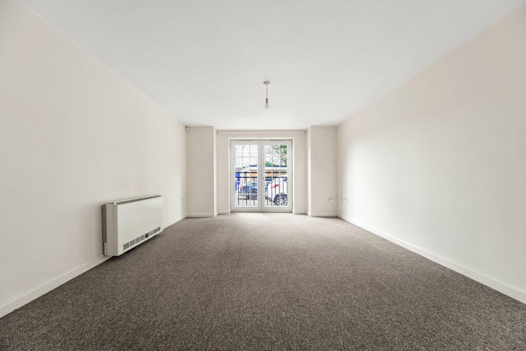 Flat Edridge Road in Greater London