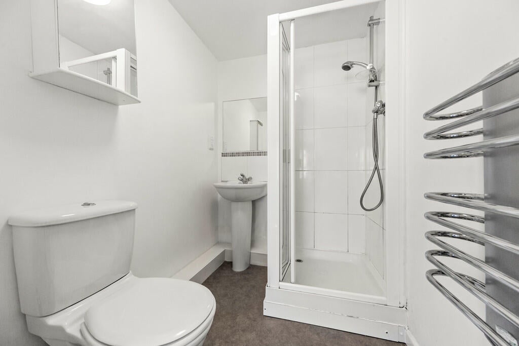 Flat Edridge Road in Greater London