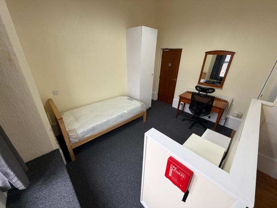 Room Carholme Road in Lincoln