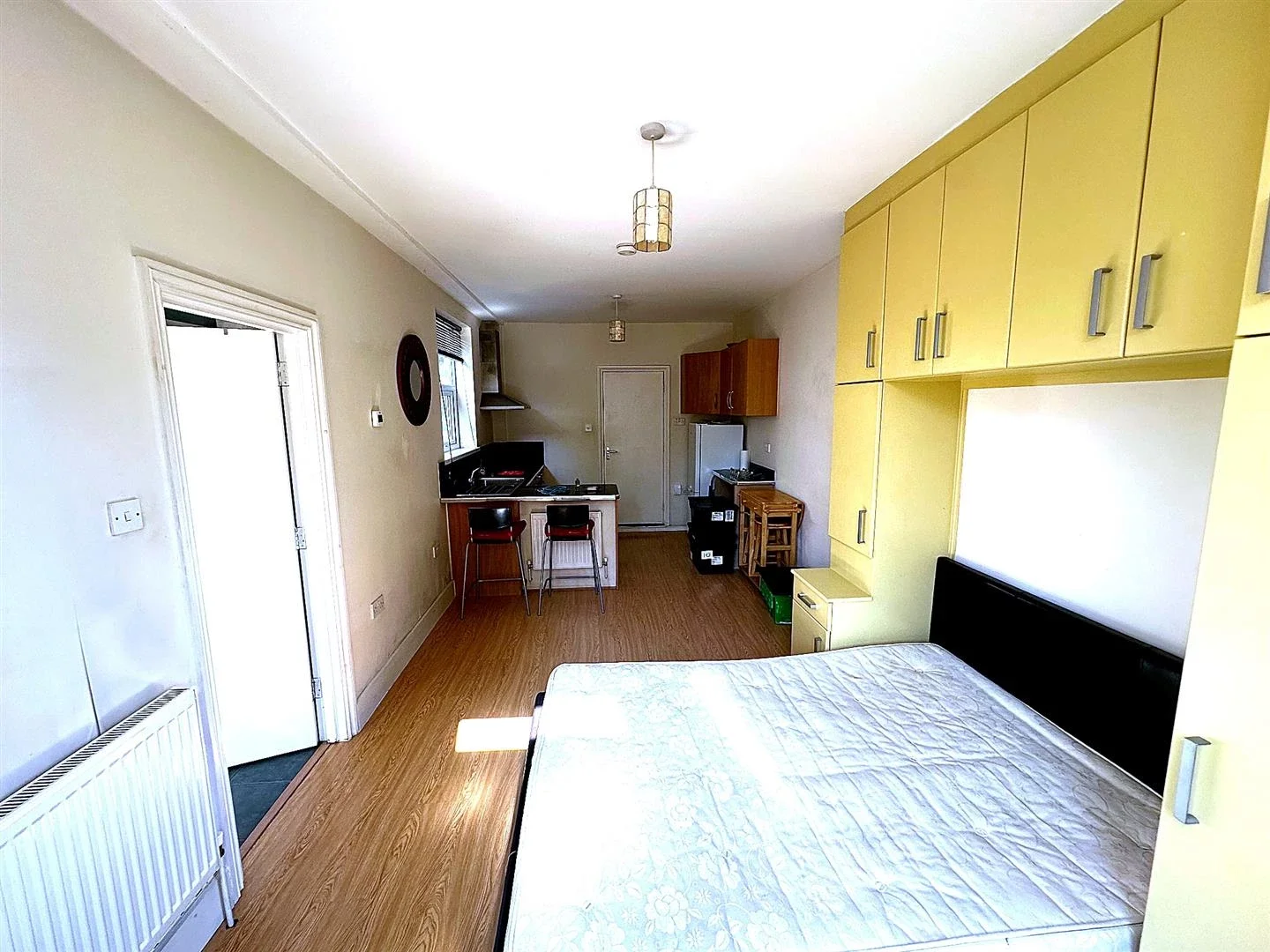 Flat Crossfield Road in Greater London