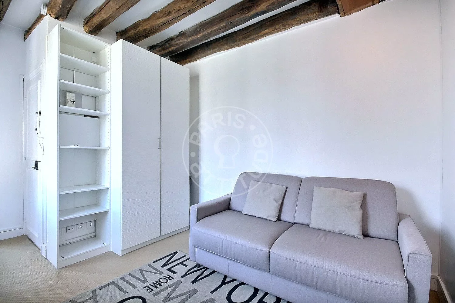 Flat Rue Mouffetard in Paris