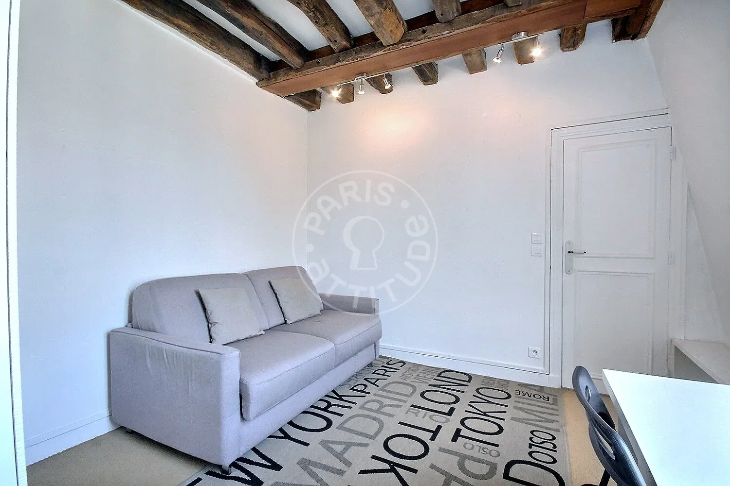Flat Rue Mouffetard in Paris