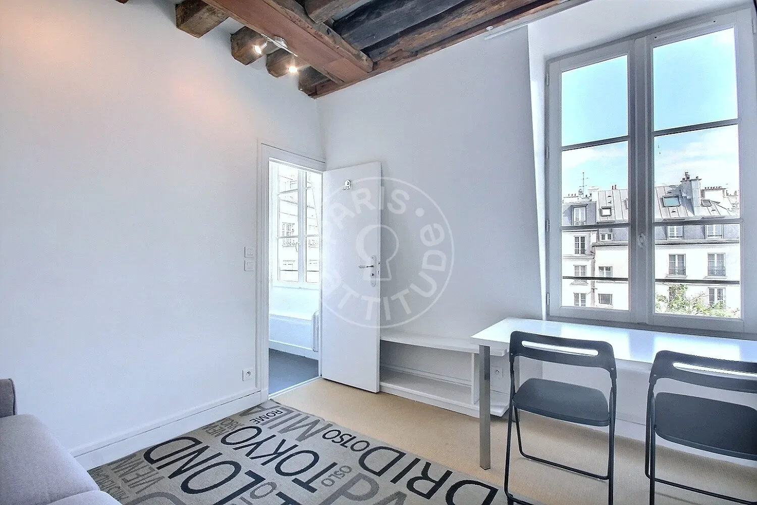 Flat Rue Mouffetard in Paris