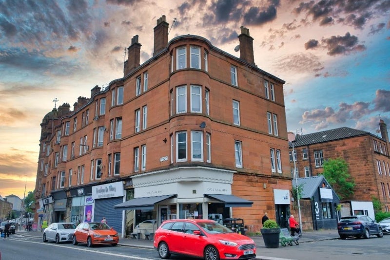 Room Pollokshaws Road in Glasgow