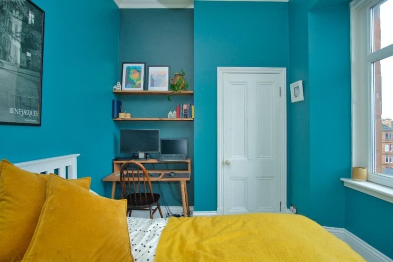 Room Pollokshaws Road in Glasgow