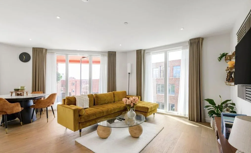Flat Maygrove Road in Greater London