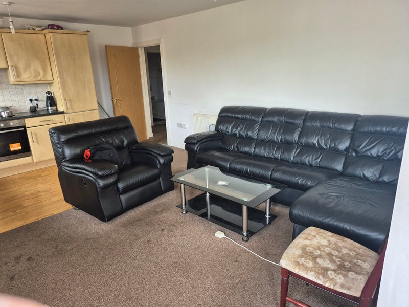 Room Crow Nest Lane in Leeds