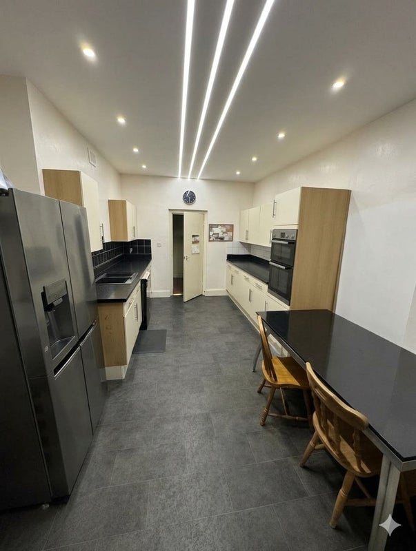 Room Brooke Road in Greater London