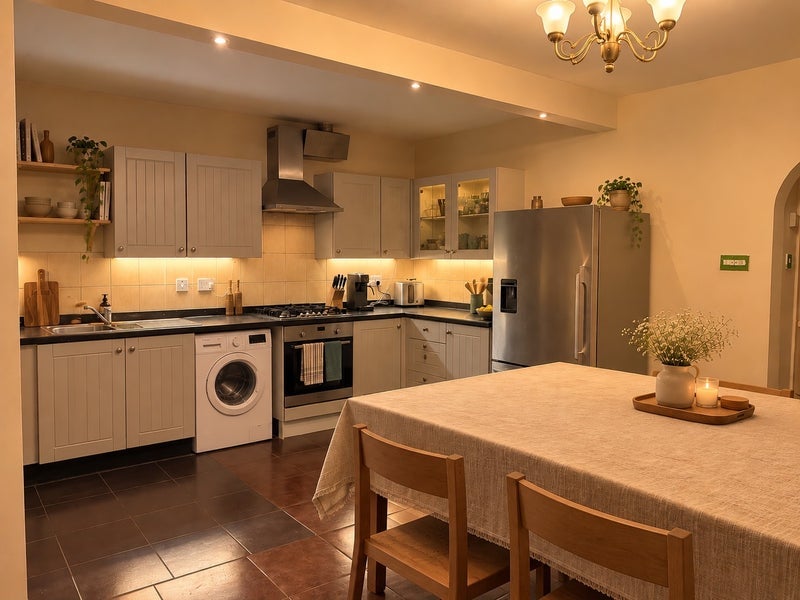 Room Beverstone Road in Greater London