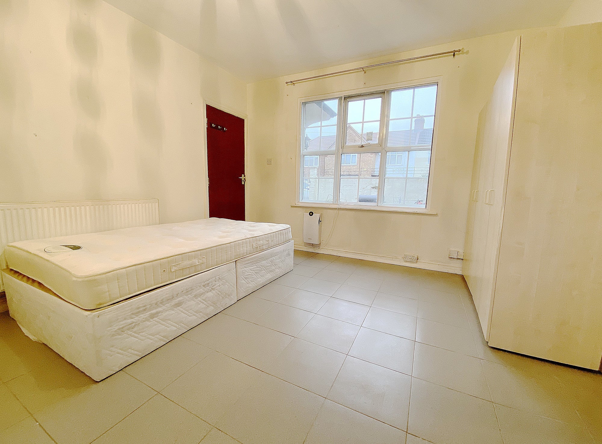 Flat Tennyson Road in London