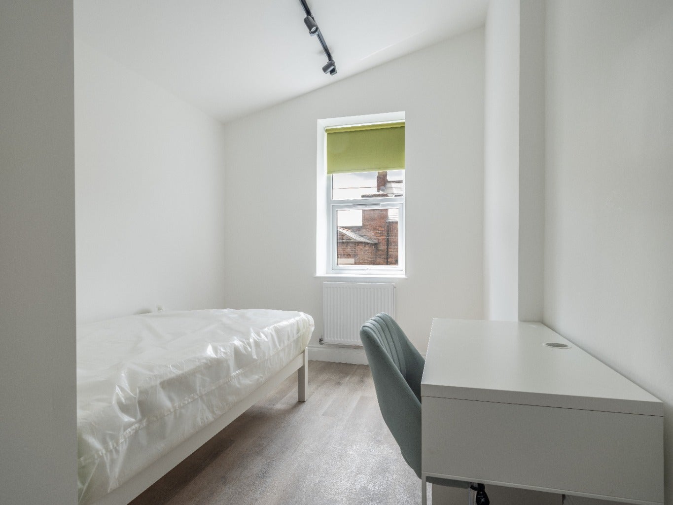 Room Sunbury Avenue in Newcastle upon Tyne