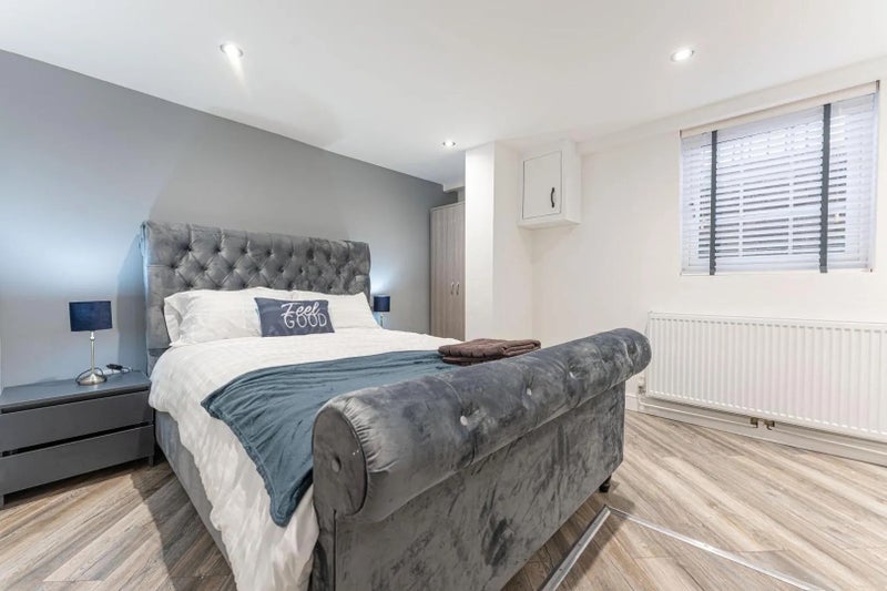 Room George Street in Royal Leamington Spa