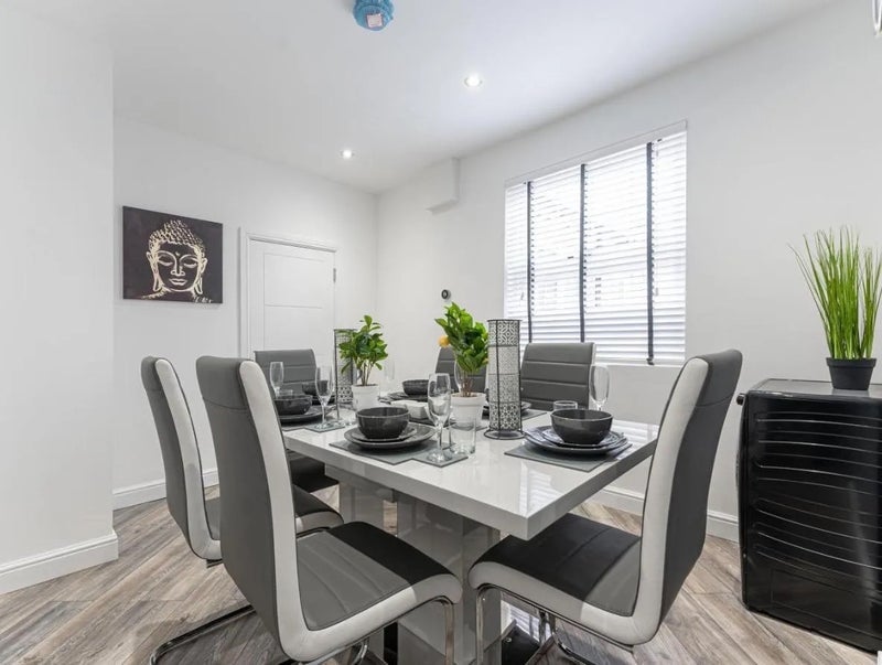 Room George Street in Royal Leamington Spa