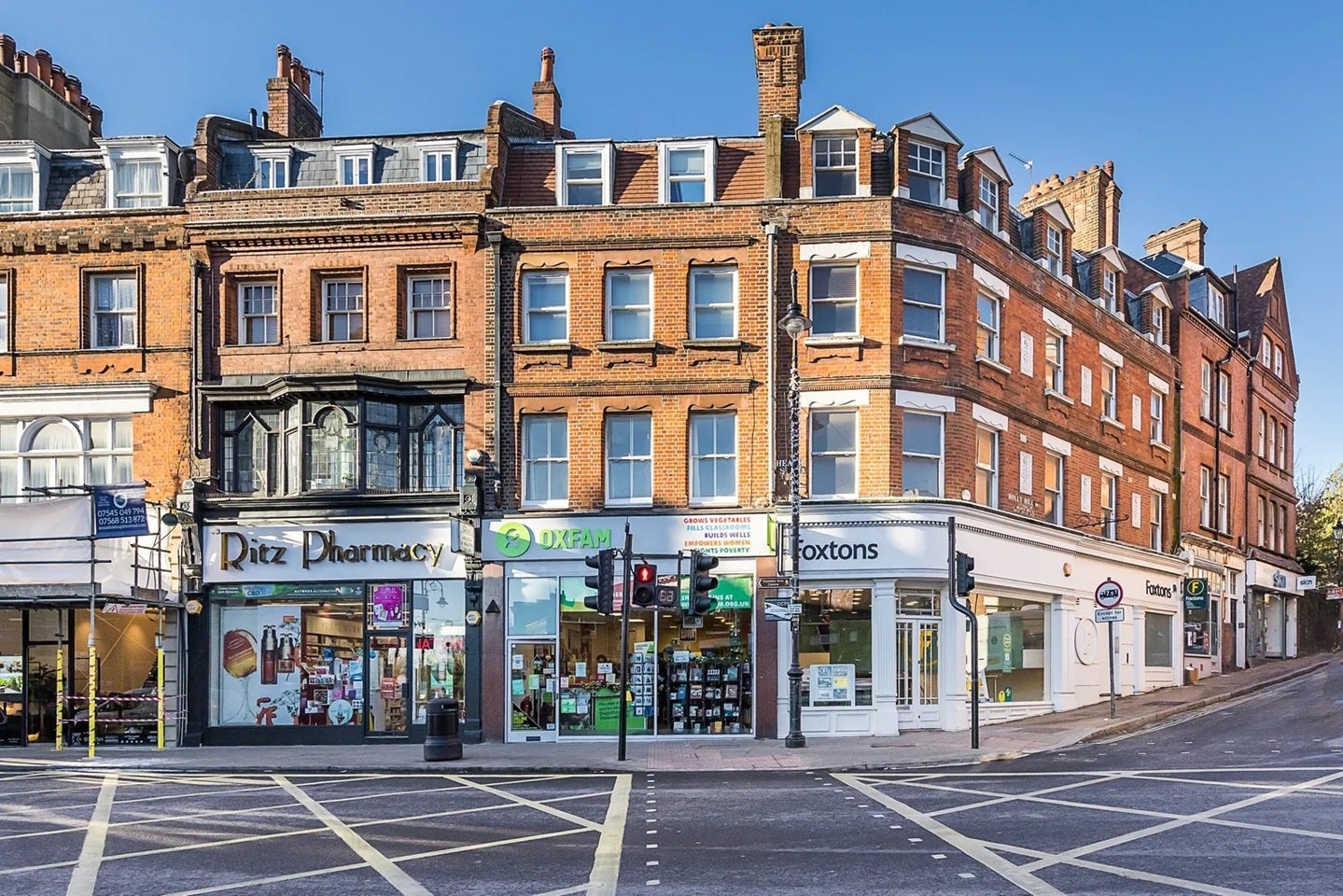 Flat Heath Street in Greater London