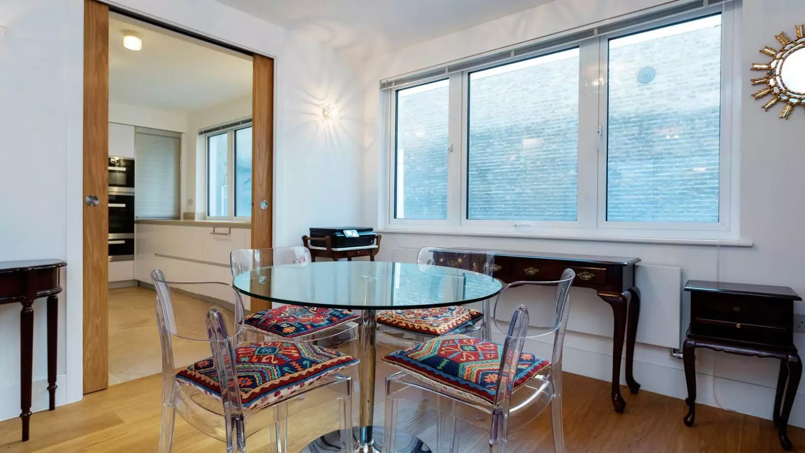 Flat Market Mews in City of Westminster