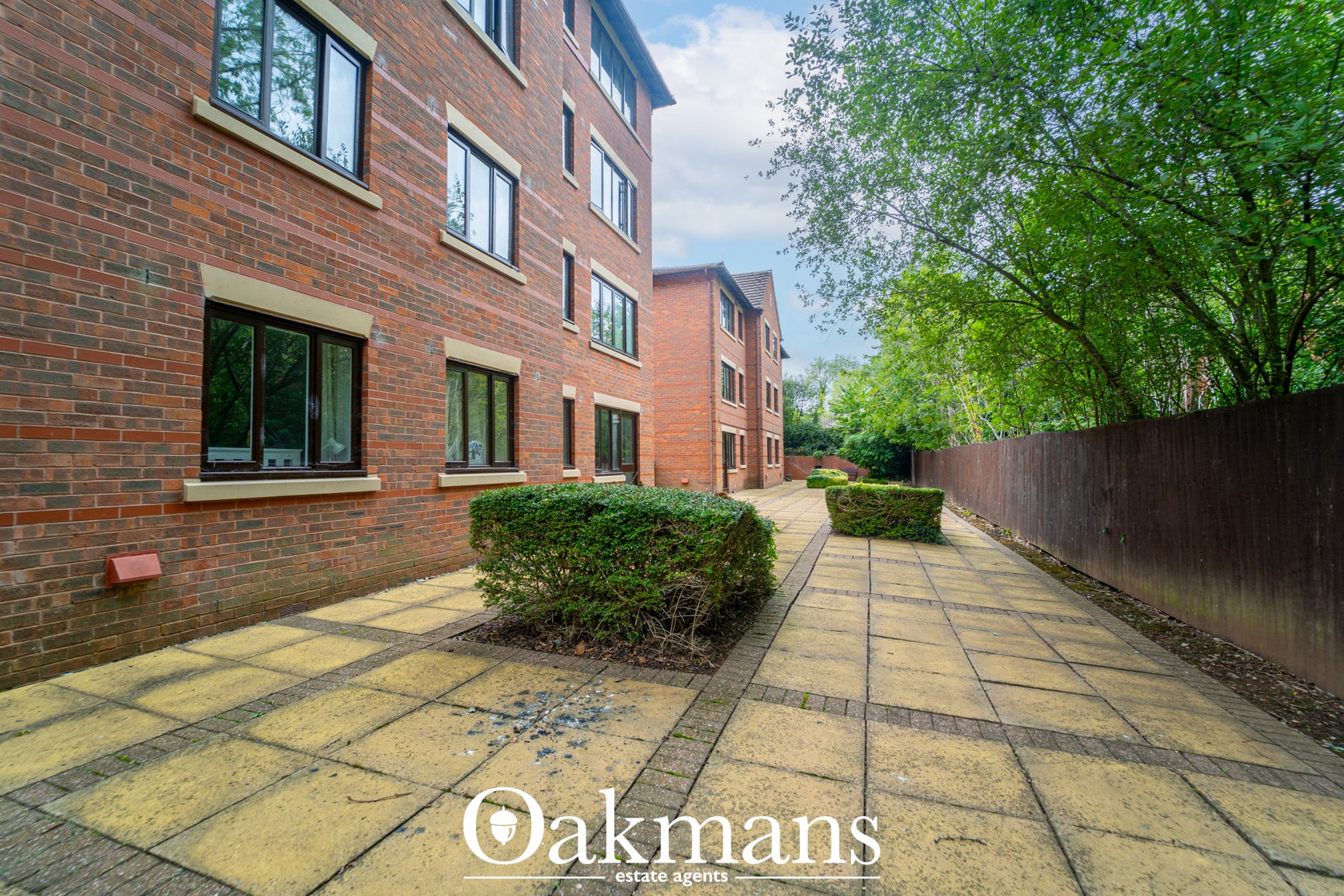 Flat Minworth Close in Redditch
