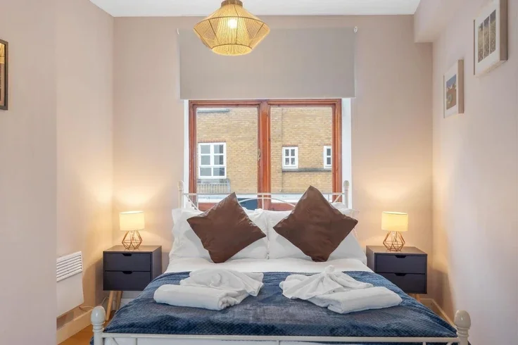 Flat Cheshire Street in Greater London