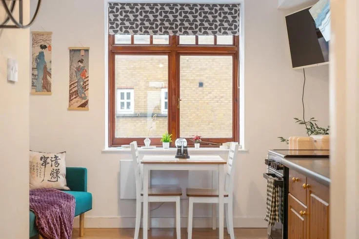 Flat Cheshire Street in Greater London