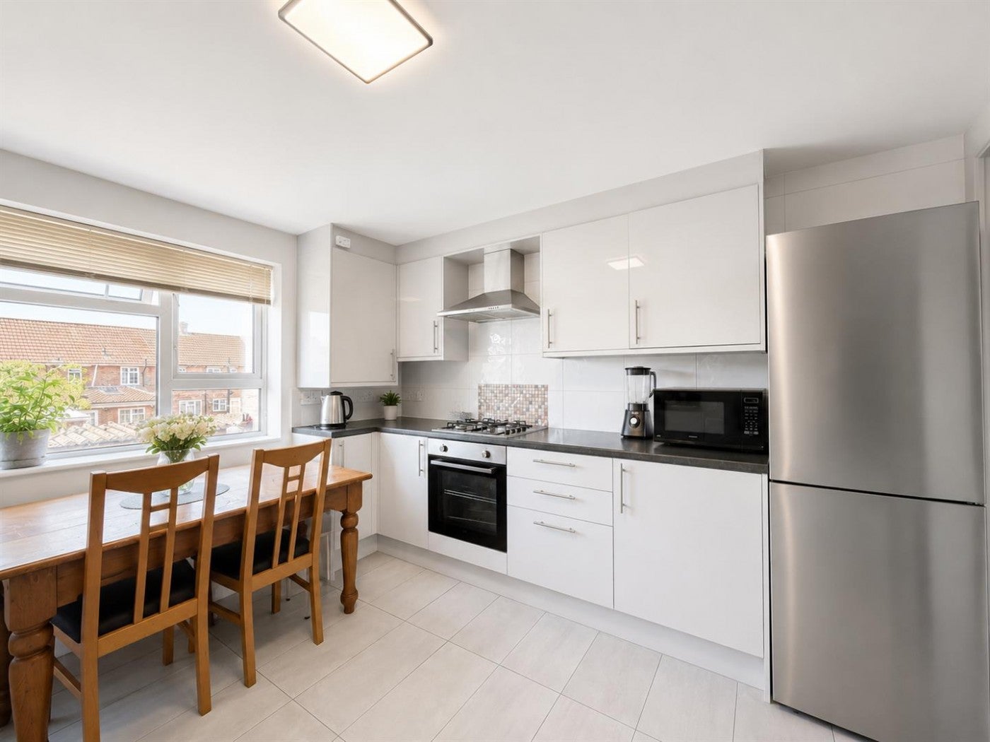 Flat Northfield Road in London