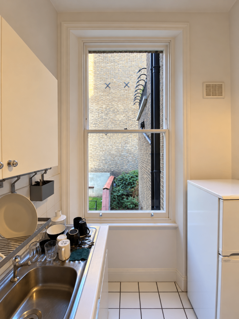 Flat Ongar Road in Greater London