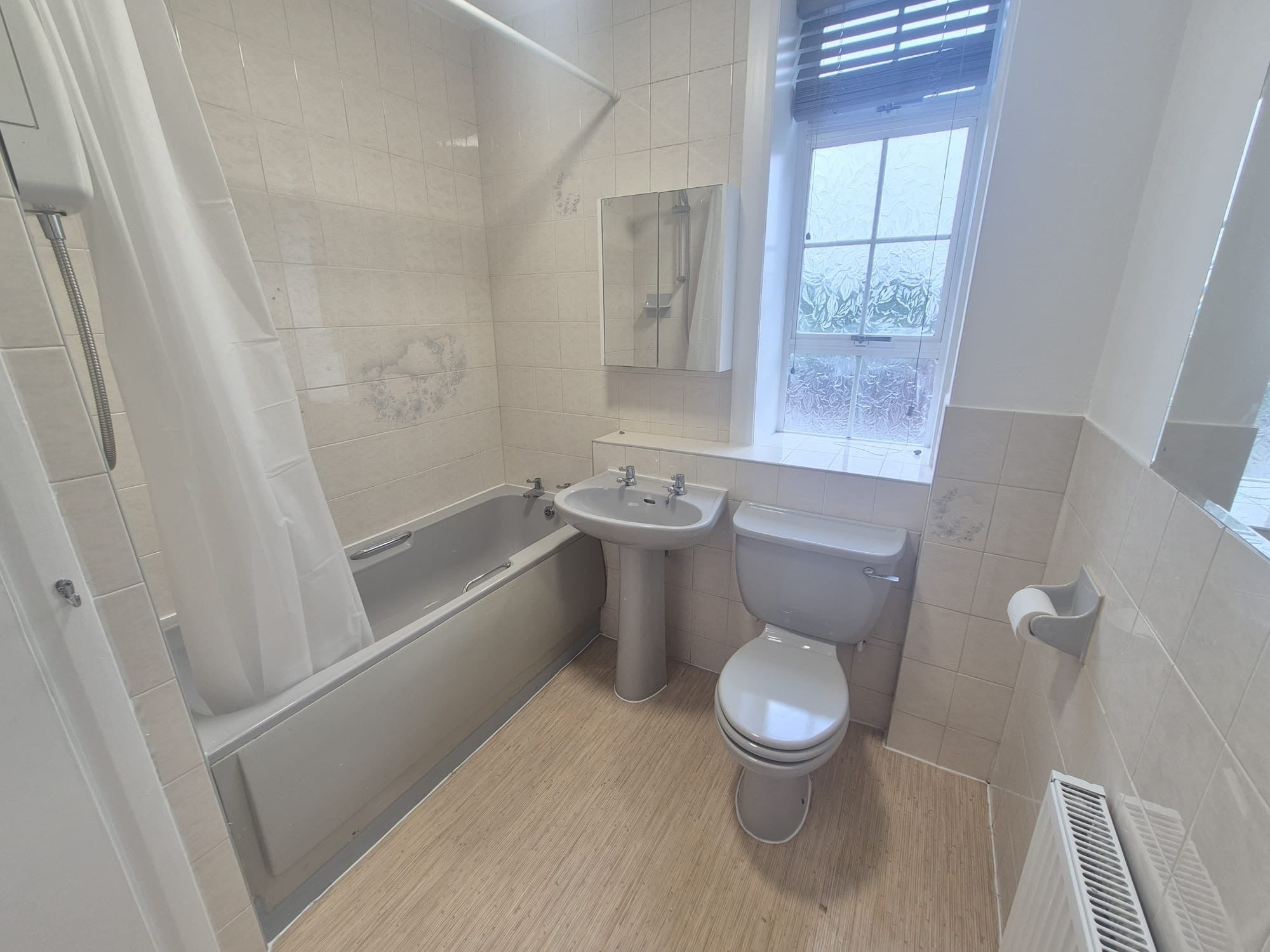 Room Audenshaw Road in Tameside
