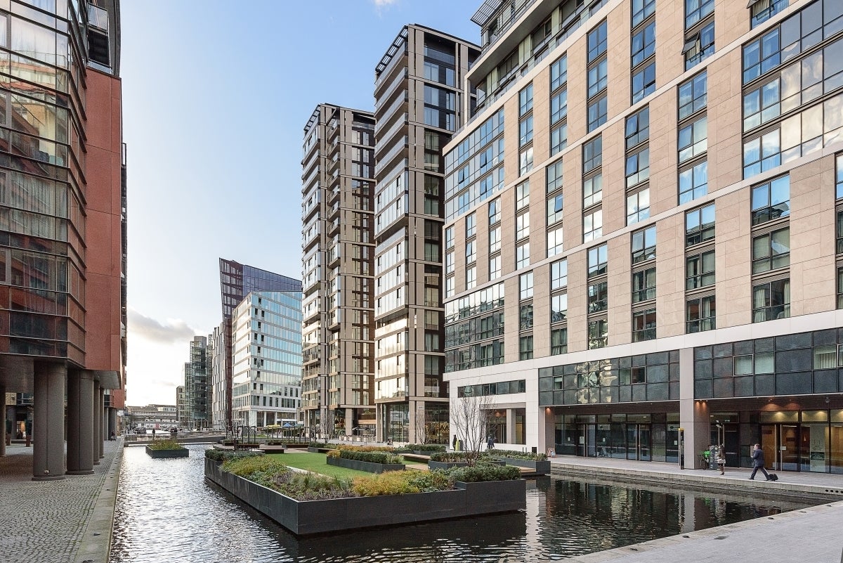 Flat Merchant Square in City of Westminster